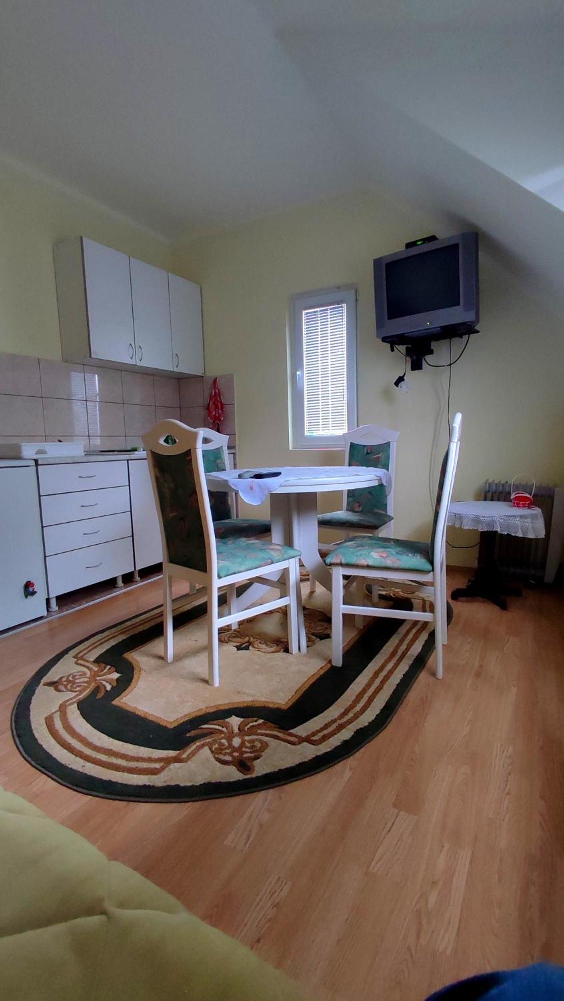 Apartment Dobra Vila 佩鲁恰茨 外观 照片